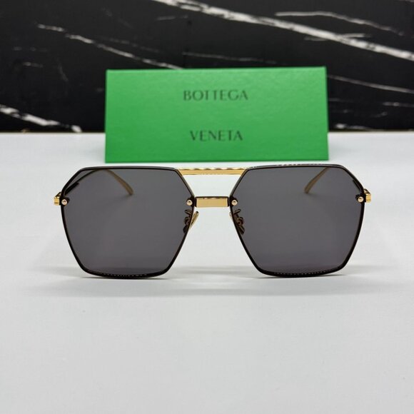 NEW BV1045S 001 BOTTEGA VENETA GOLD/GREY WOMEN BOTTEGA VENETA SUNGLASSES - Picture 3 of 15